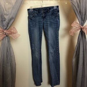 Delia’s Morgan medium blue 3/4S jeans